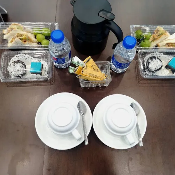 Snek dan minuman untuk katering bilik mesyuarat Lubok Sarapan