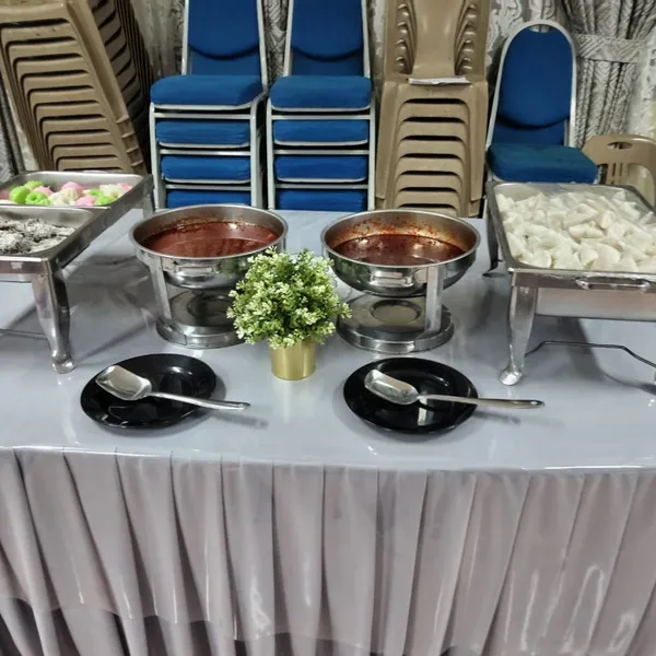 Meja buffet katering Lubok Sarapan lengkap dengan kuih-muih
