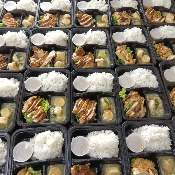Bungkusan nasi individu untuk katering Lubok Sarapan